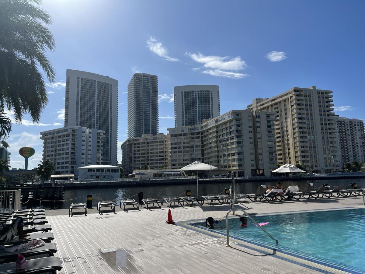 23Rd Floor Luxury & Spacious Beachwalk Resort Apartment With Amazing View Hallandale Beach Bagian luar foto