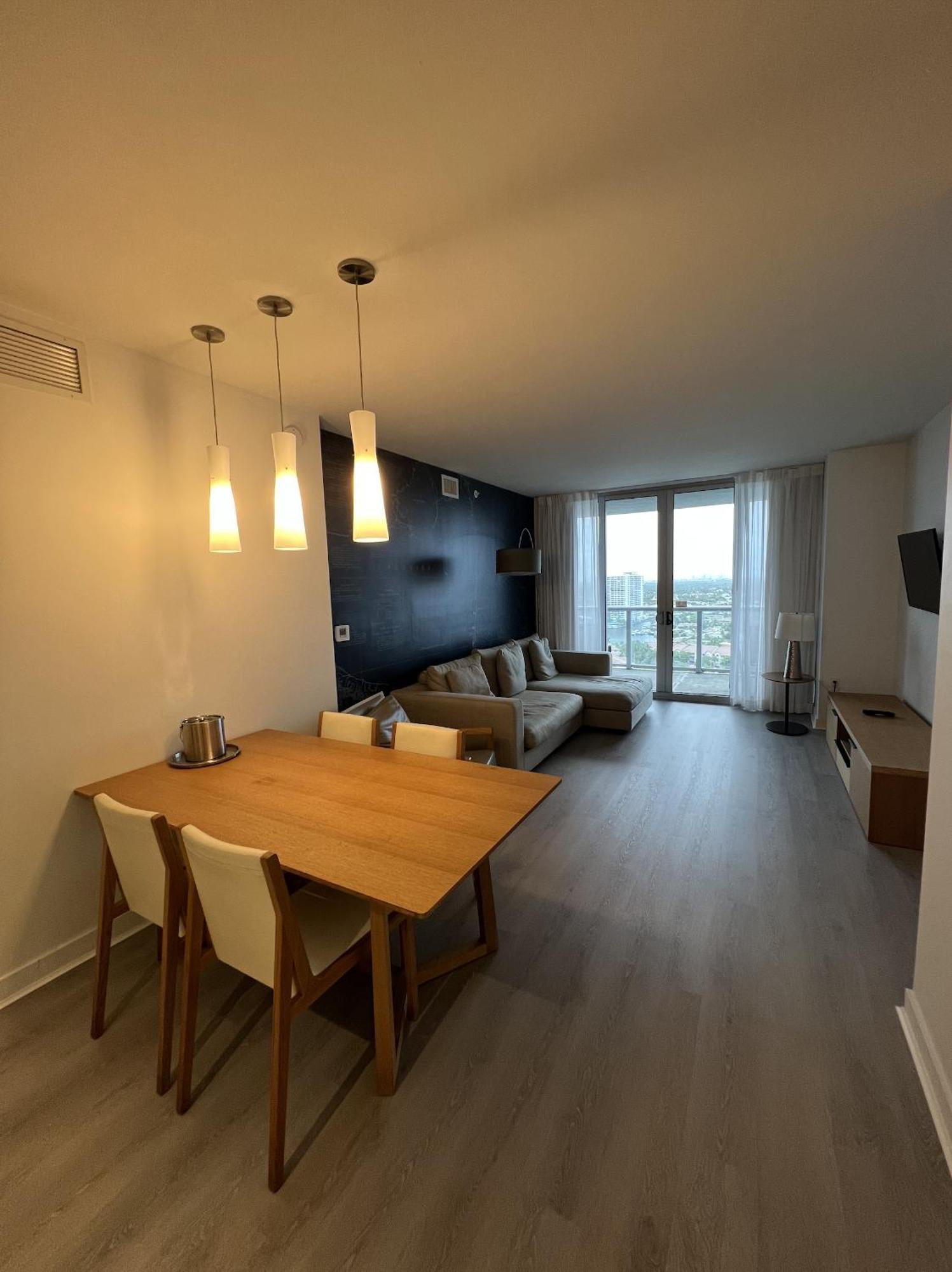23Rd Floor Luxury & Spacious Beachwalk Resort Apartment With Amazing View Hallandale Beach Bagian luar foto