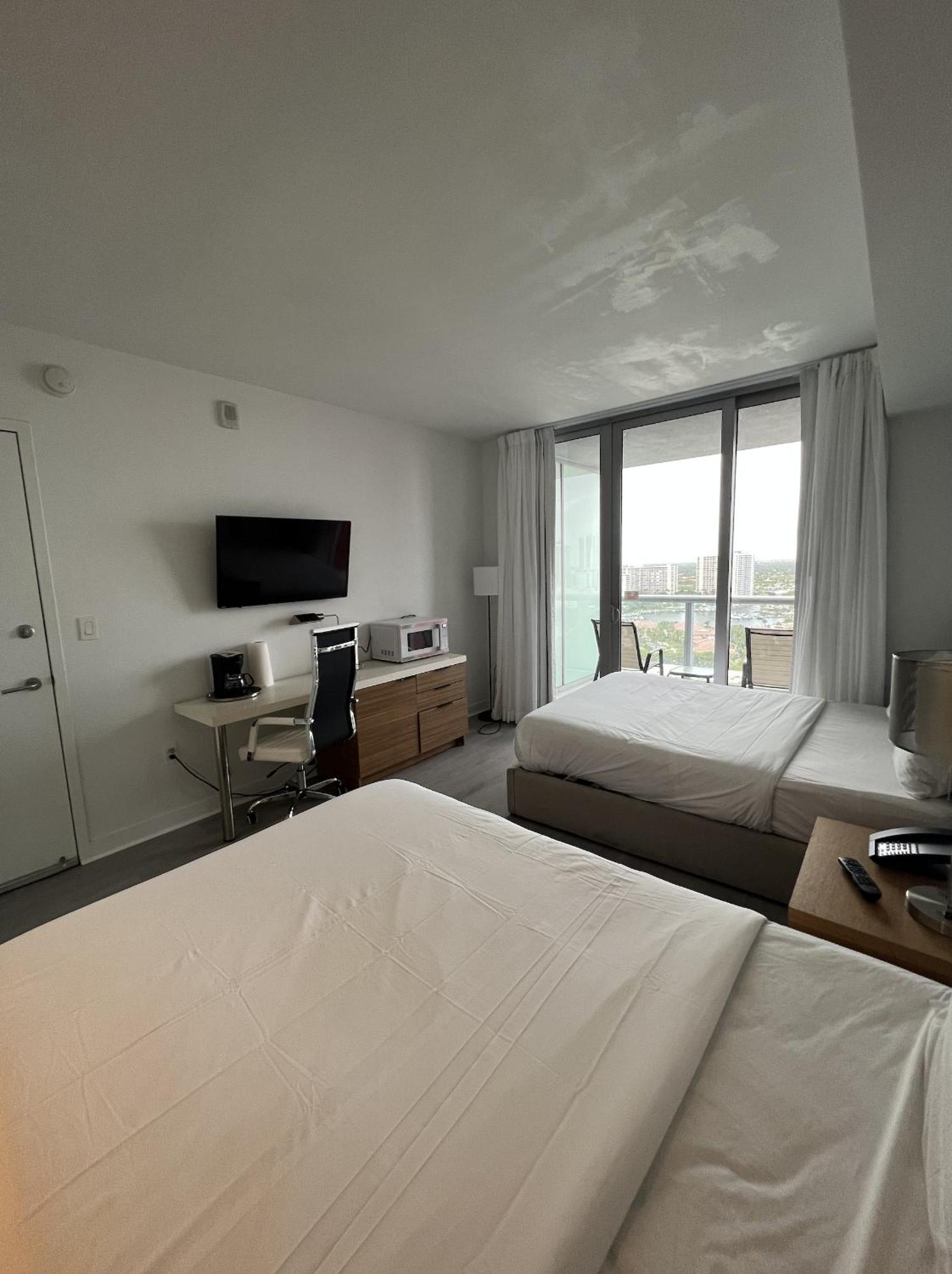 23Rd Floor Luxury & Spacious Beachwalk Resort Apartment With Amazing View Hallandale Beach Bagian luar foto