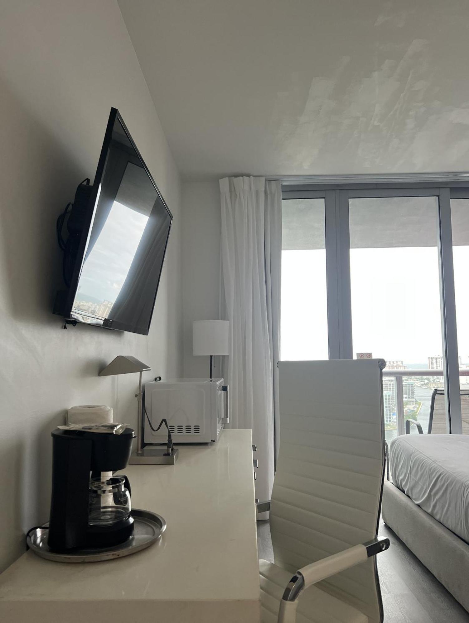 23Rd Floor Luxury & Spacious Beachwalk Resort Apartment With Amazing View Hallandale Beach Bagian luar foto