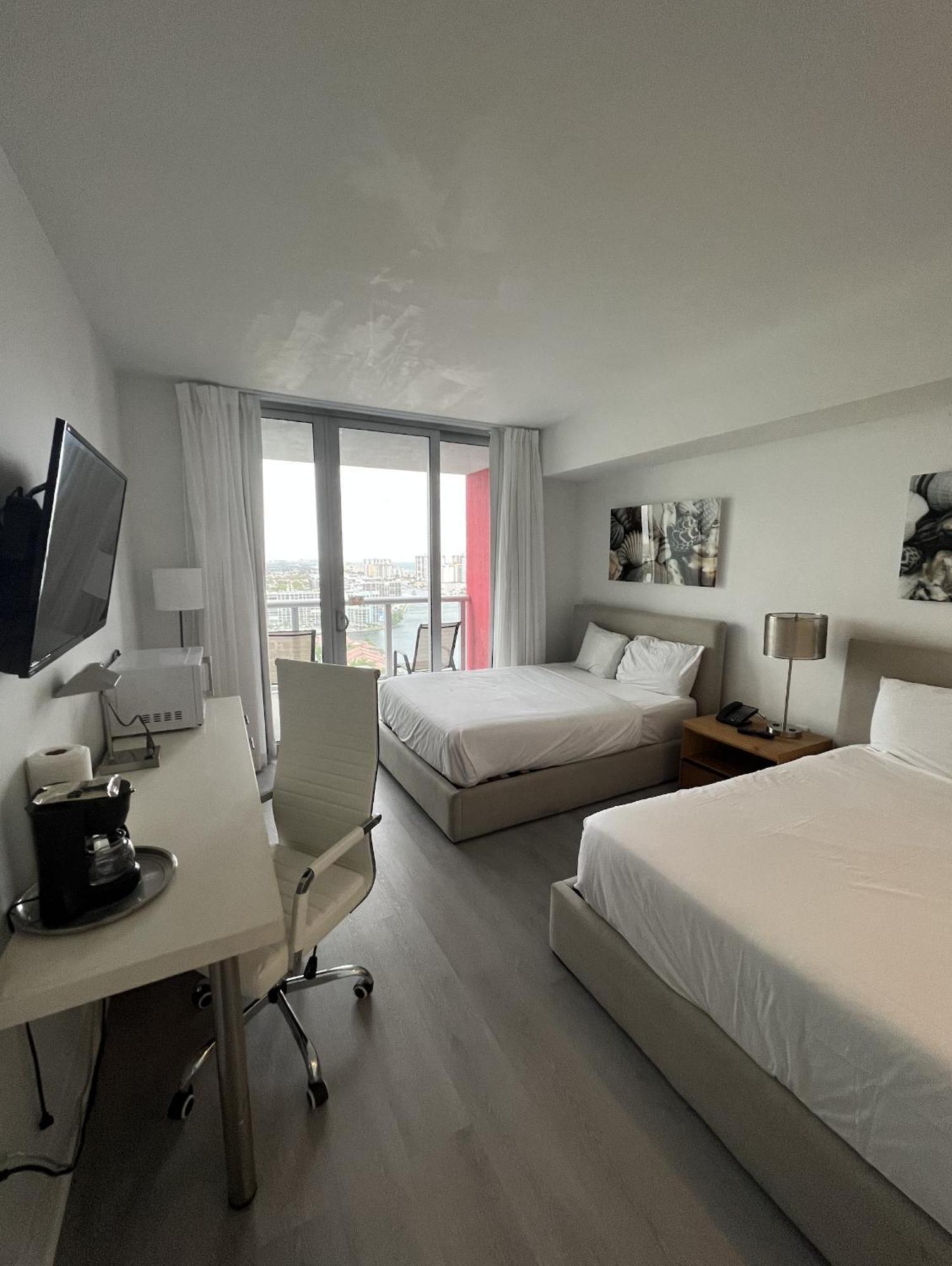 23Rd Floor Luxury & Spacious Beachwalk Resort Apartment With Amazing View Hallandale Beach Bagian luar foto